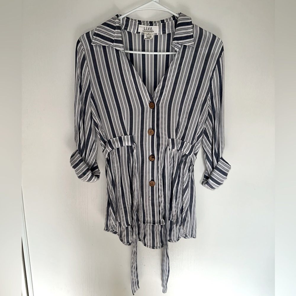 L.i.F.E. Women’s White/Denim Blue Striped Long Sleeve Blouse Size M